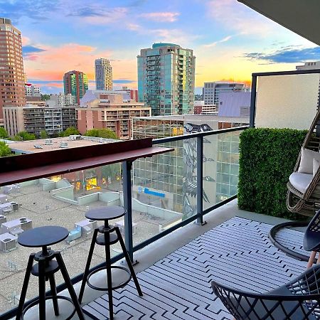 Luxury Dt, 2 Bedroom Deal, Private Balcony, Full Kitchen, Gym - Free Parking YYC Esterno foto