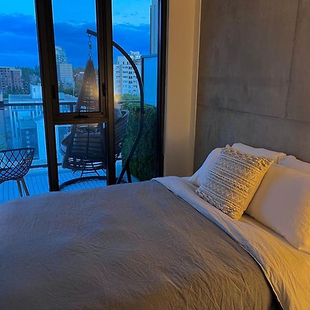 Luxury Dt, 2 Bedroom Deal, Private Balcony, Full Kitchen, Gym - Free Parking YYC Esterno foto