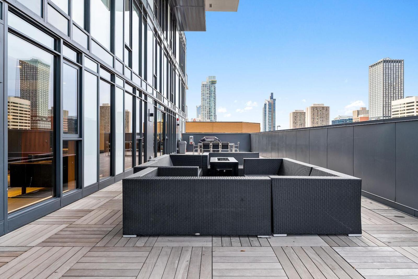 Luxury Dt, 2 Bedroom Deal, Private Balcony, Full Kitchen, Gym - Free Parking YYC Esterno foto