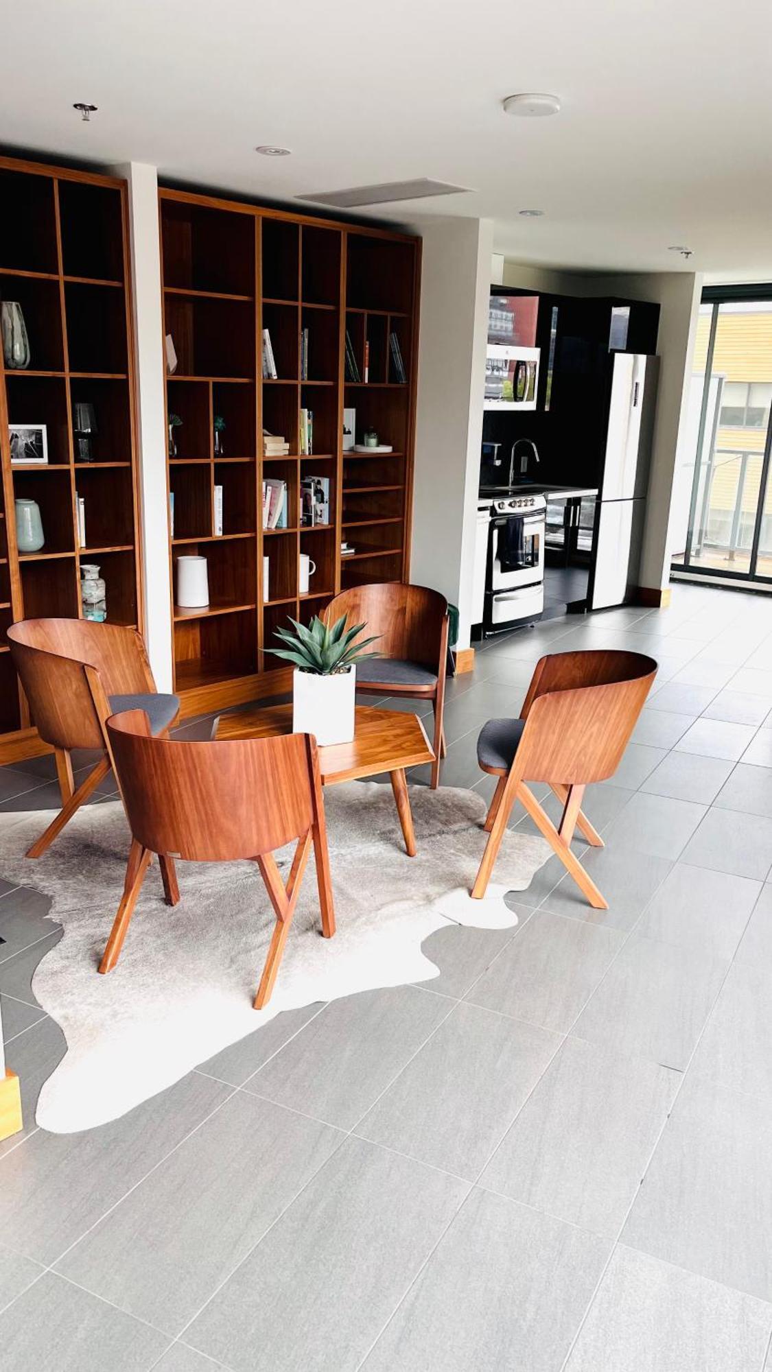 Luxury Dt, 2 Bedroom Deal, Private Balcony, Full Kitchen, Gym - Free Parking YYC Esterno foto
